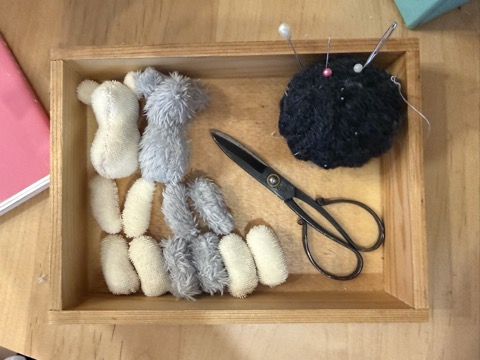 ワークショップで使う動物パーツと裁縫道具